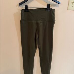 ALO Yoga Womens Leggings in Forest Green